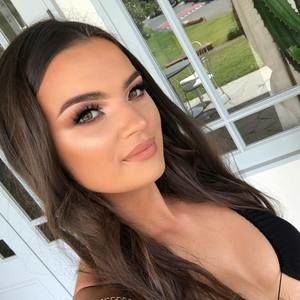 Meet your Posher, Katelyn